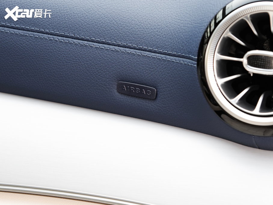 2023��YE���p�T E 260 �I��܇