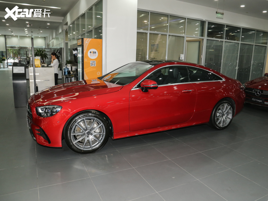 2023��YE���p�T E 300 �I��܇