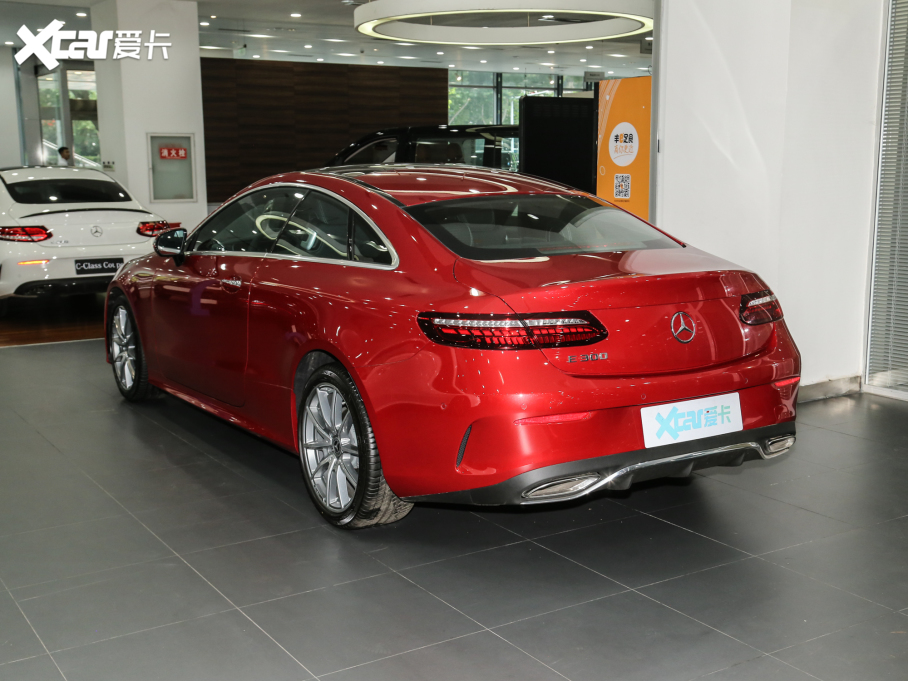 2023��YE���p�T E 300 �I��܇