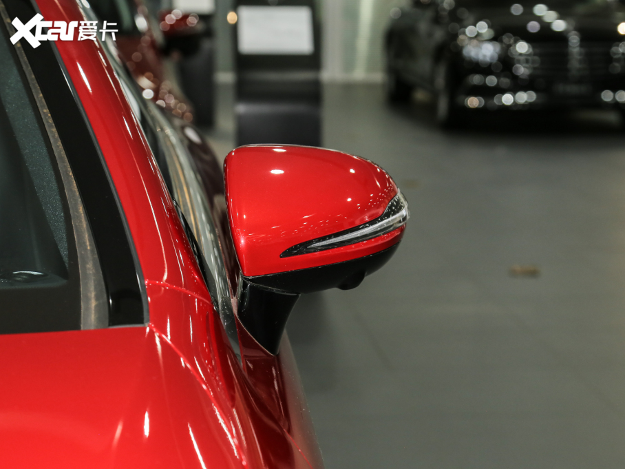 2023��YE���p�T E 300 �I��܇