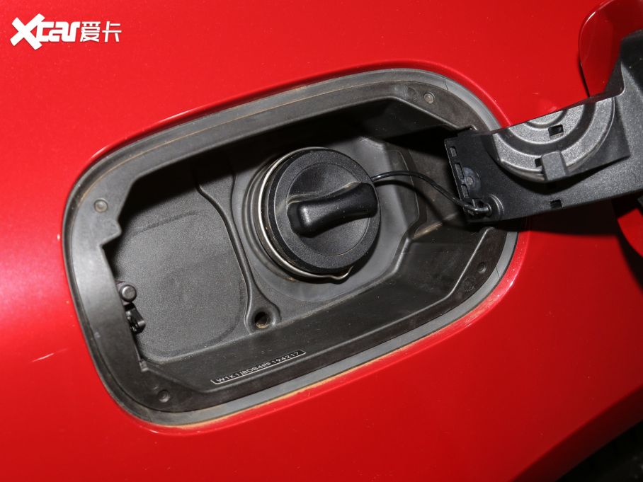 2023��YE���p�T E 300 �I��܇