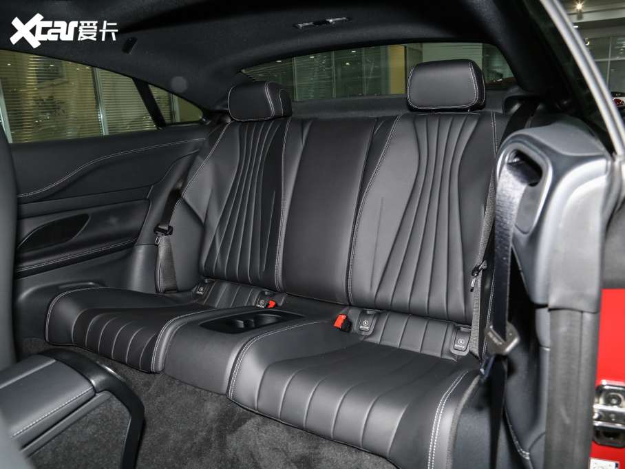 2023��YE���p�T E 300 �I��܇