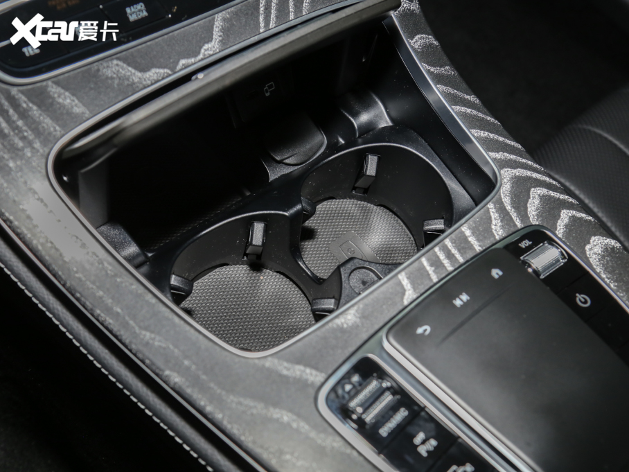 2023��YE���p�T E 300 �I��܇