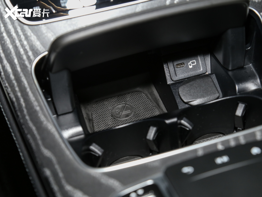 2023��YE���p�T E 300 �I��܇