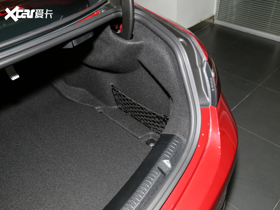 2023��YE���p�T E 300 �I��܇