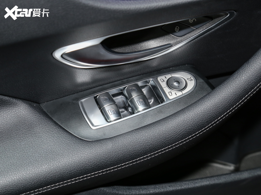 2023��YE���p�T E 300 �I��܇