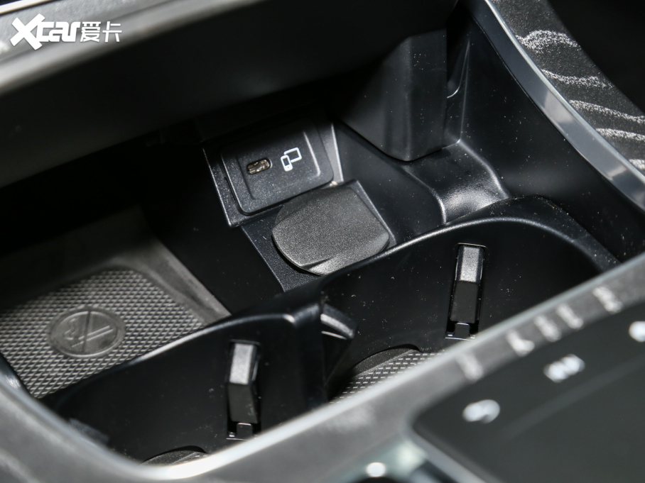 2023��YE���p�T E 300 �I��܇