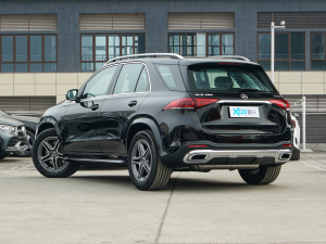 2022款GLE 450 4MATIC 动感型 左后45度