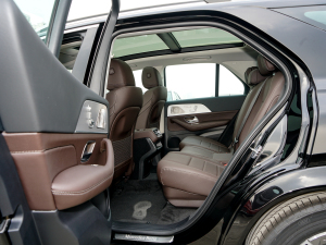2022款GLE 450 4MATIC 动感型 后排空间