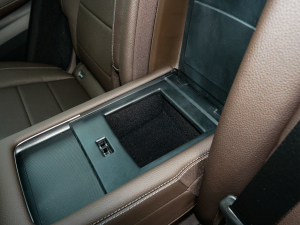 2022款GLE 450 4MATIC 动感型 后排中央扶手功能