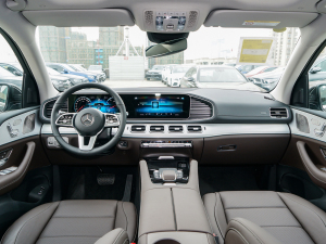 2022款GLE 450 4MATIC 动感型 内饰全景
