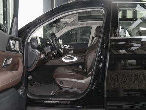 2022款GLE 350 4MATIC 动感型 前排空间
