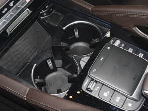 2022款GLE 350 4MATIC 动感型 前排杯架
