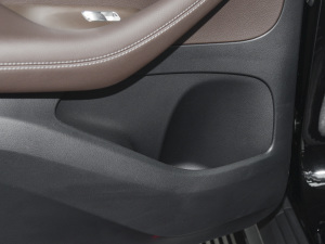 2022款GLE 350 4MATIC 动感型 后门储物空间