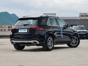 2022款改款 GLE 450 4MATIC 时尚型 右后45度
