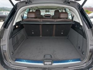 2022款改款 GLE 450 4MATIC 时尚型 行李厢空间