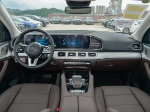 2022款改款 GLE 450 4MATIC 时尚型 内饰全景