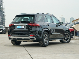 2022款改款 GLE 450 4MATIC 豪华型 右后45度
