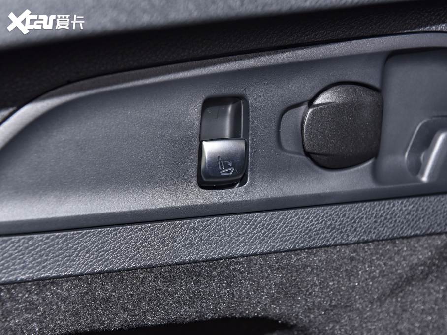 2022YGLCCoupe(M) GLC 260 4MATIC ISUV