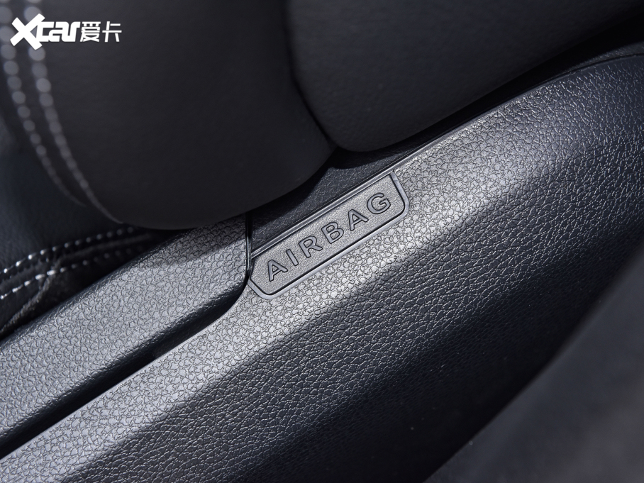 2022YGLCCoupe(M(jn)) GLC 260 4MATIC ISUV