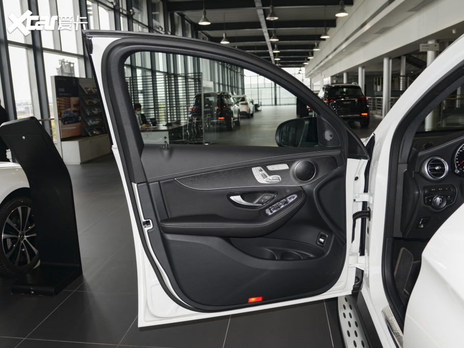 2022YGLCCoupe(M(jn)) Ŀ GLC 300 4MATIC ISUV