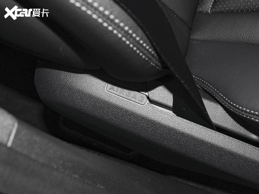 2022YGLCCoupe(M) Ŀ GLC 300 4MATIC ISUV