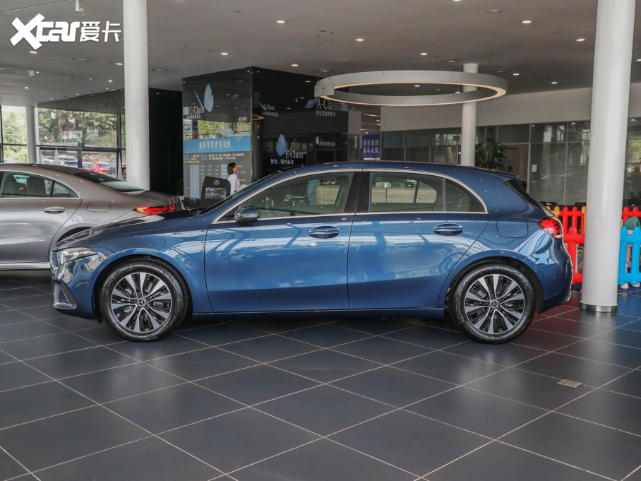 2022款奔驰A级(进口) 改款 A 200 动感型