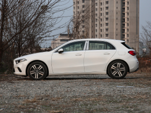 2022款A 180 正侧（左）
