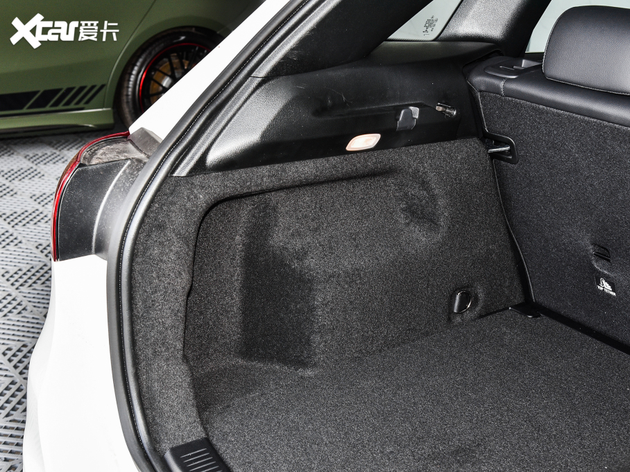 2022YB Ŀ B 200 r