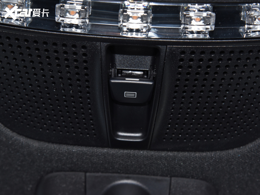 2022YC(j)Coupe Ŀ C 200 I܇