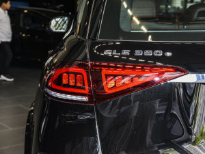 2022Ŀ GLE 350 e 4MATIC ^