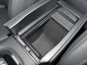 2022Ŀ GLE 350 4MATIC ISUV r g