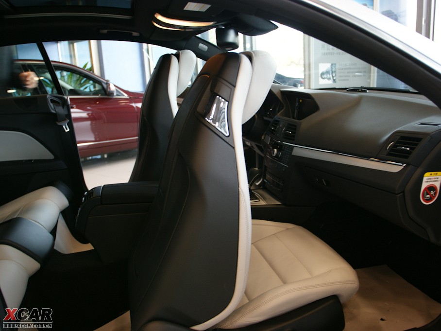 2009��YE���p�T E 350 Coupe