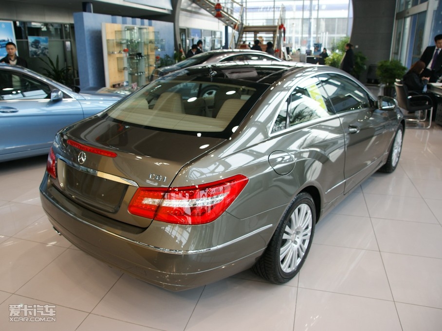 2010��YE���p�T E 260 CGI Coupe