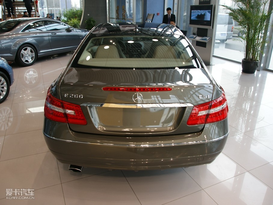 2010��YE���p�T E 260 CGI Coupe