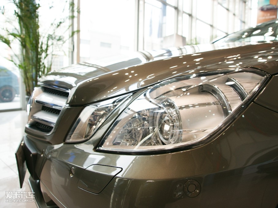 2010��YE���p�T E 260 CGI Coupe