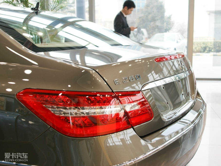 2010��YE���p�T E 260 CGI Coupe