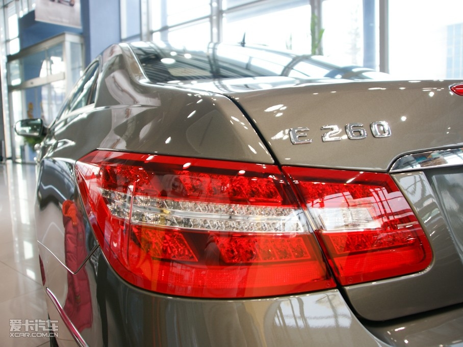 2010��YE���p�T E 260 CGI Coupe