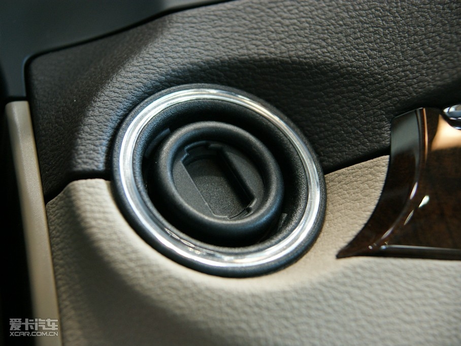 2010��YE���p�T E 260 CGI Coupe