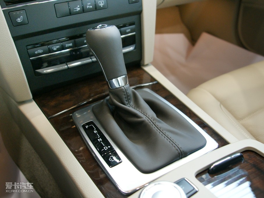 2010��YE���p�T E 260 CGI Coupe