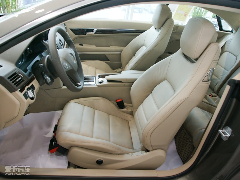 2010��YE���p�T E 260 CGI Coupe