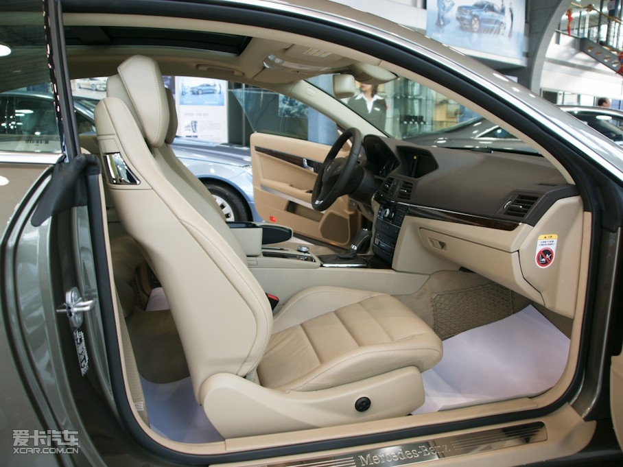 2010��YE���p�T E 260 CGI Coupe