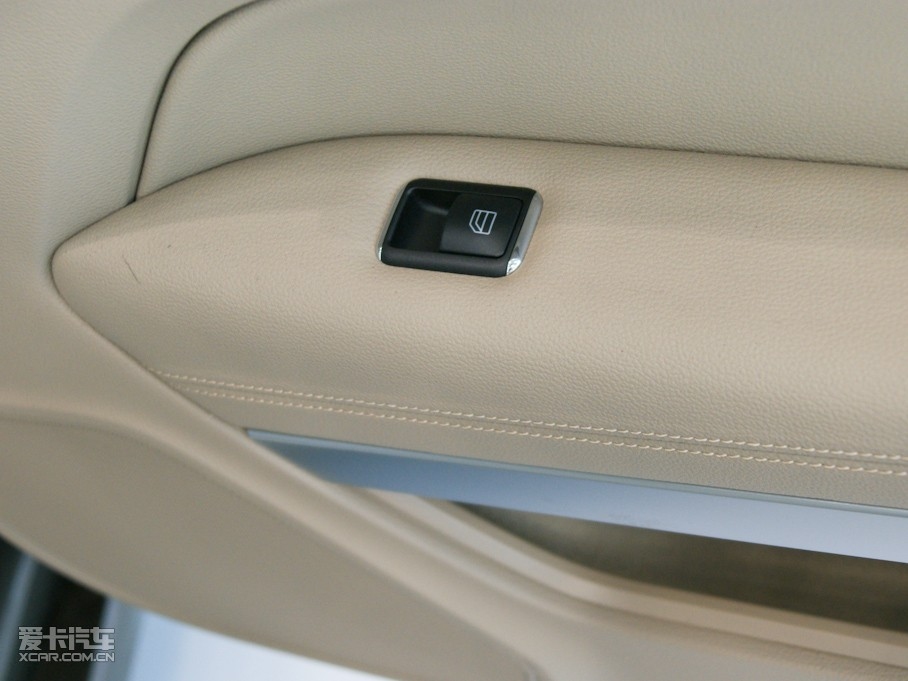 2010��YE���p�T E 260 CGI Coupe