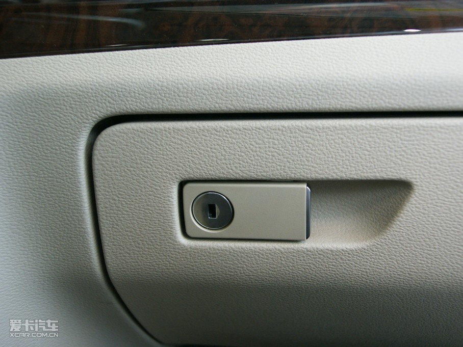 2010��YE���p�T E 260 CGI Coupe