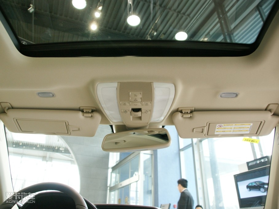 2010��YE���p�T E 260 CGI Coupe