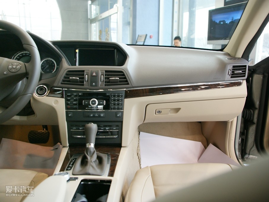 2010��YE���p�T E 260 CGI Coupe