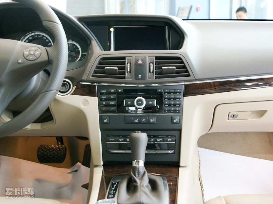 2010��YE���p�T E 260 CGI Coupe