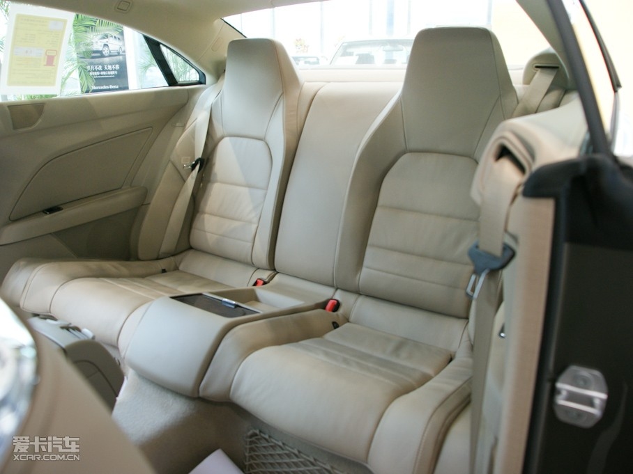 2010��YE���p�T E 260 CGI Coupe