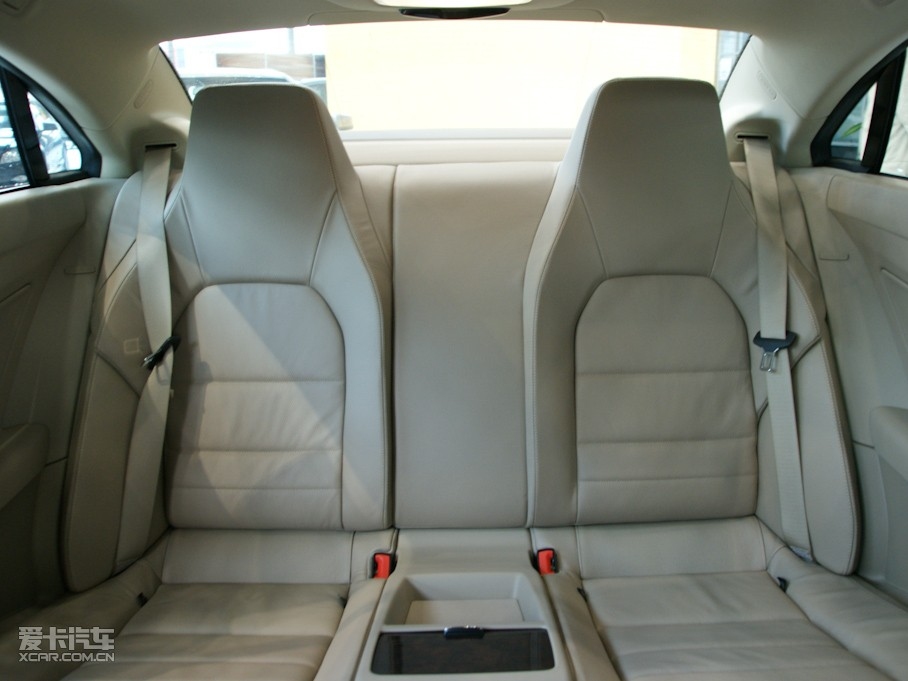 2010��YE���p�T E 260 CGI Coupe