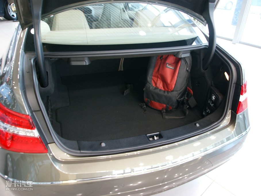 2010��YE���p�T E 260 CGI Coupe